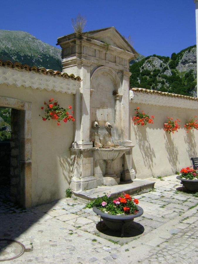 Casa Stefania Villa Barrea Bagian luar foto